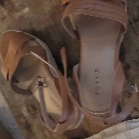 Brown heels - Picture 4 of 4